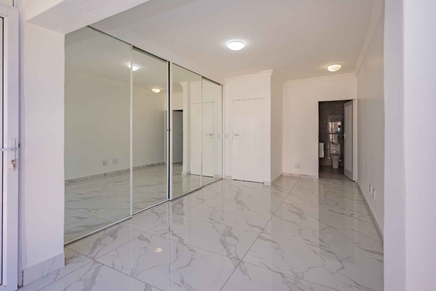 To Let 2 Bedroom Property for Rent in Bloubergrant Western Cape
